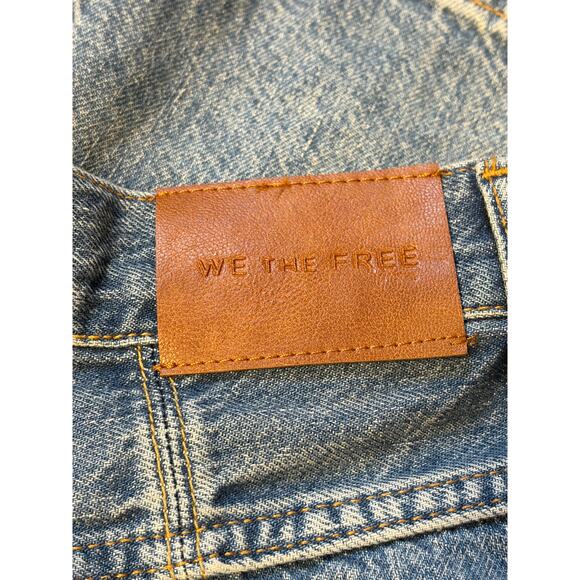 We The Free Montana Denim Shorts Size 26 High Rise Distressed - Picture 3 of 8